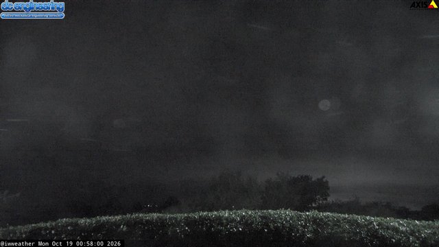 view from iwweather sky cam on 2026-10-19