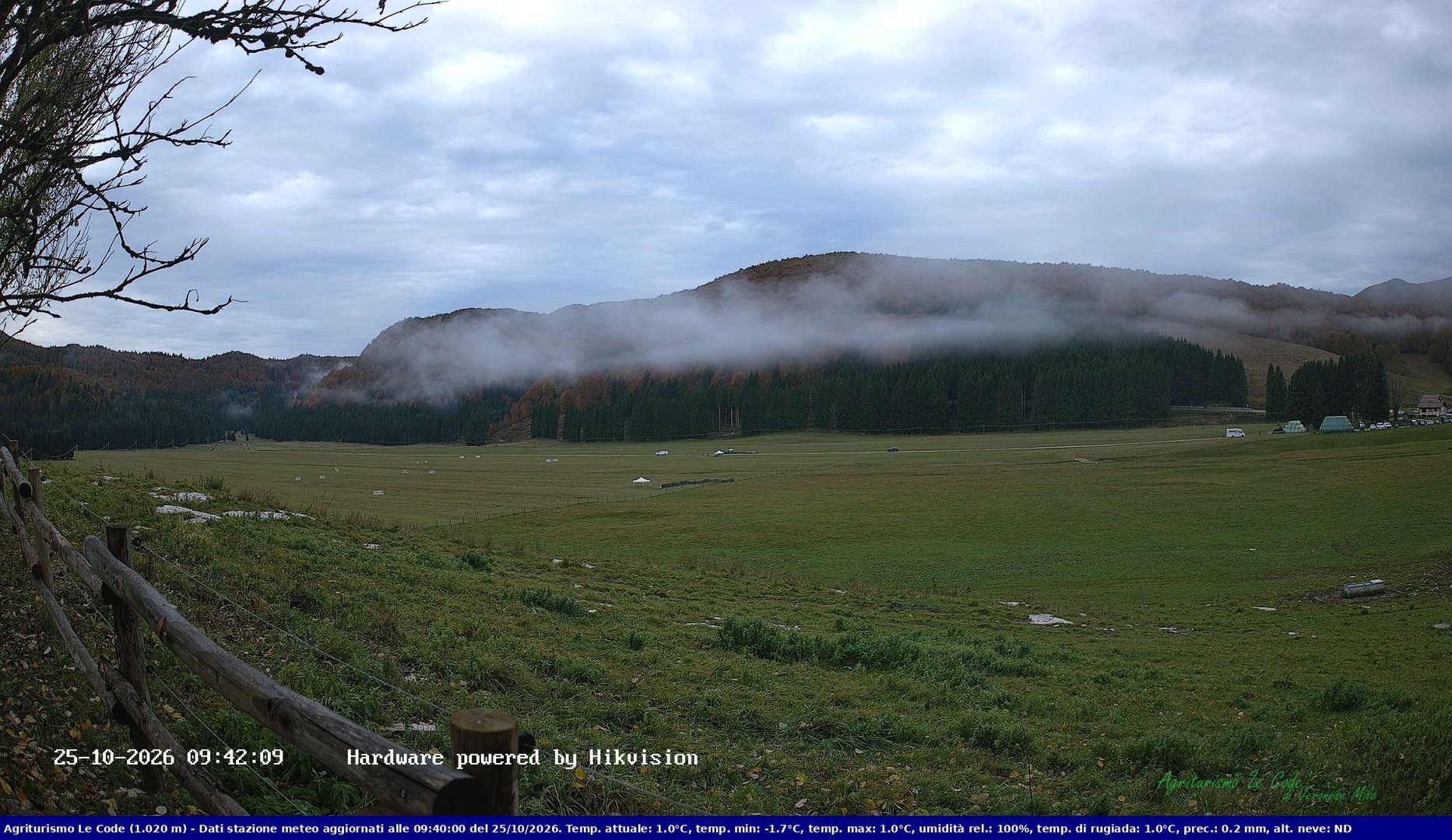 view from Webcam Cansiglio - verso la piana dei "Bech" on 2026-10-25