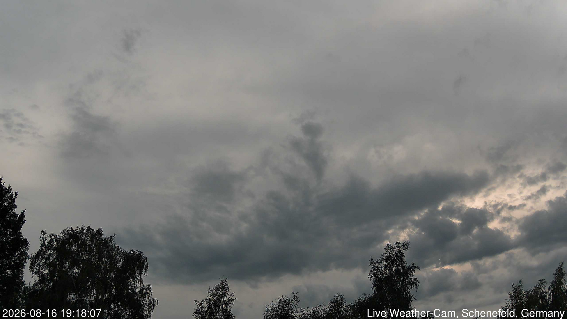 time-lapse frame, 2026-08-16 19:18-21:48 webcam