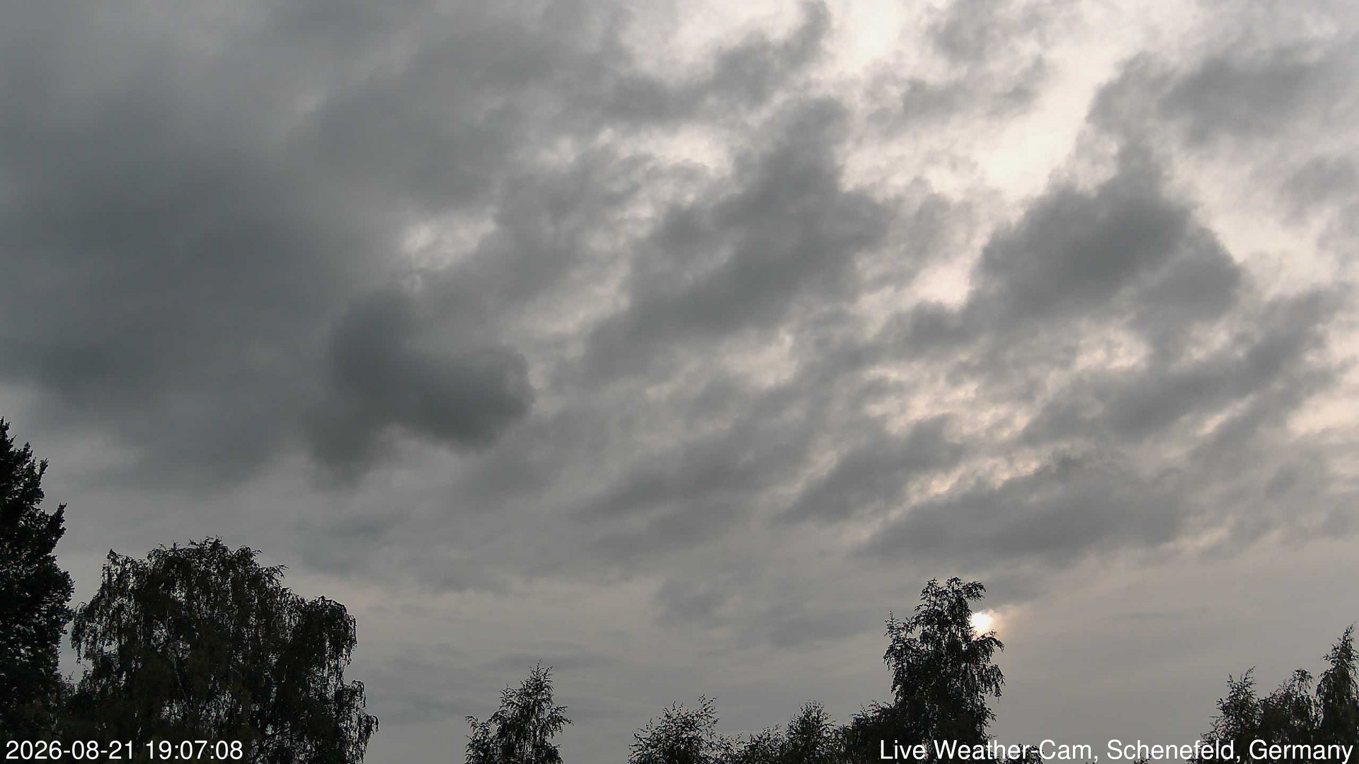 time-lapse frame, 2026-08-21 19:07-21:37 webcam