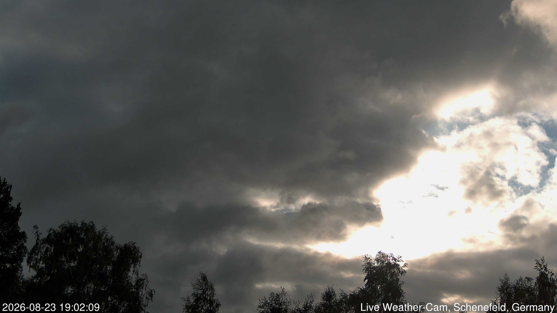 time-lapse frame, 2026-08-23 19:02-21:32 webcam