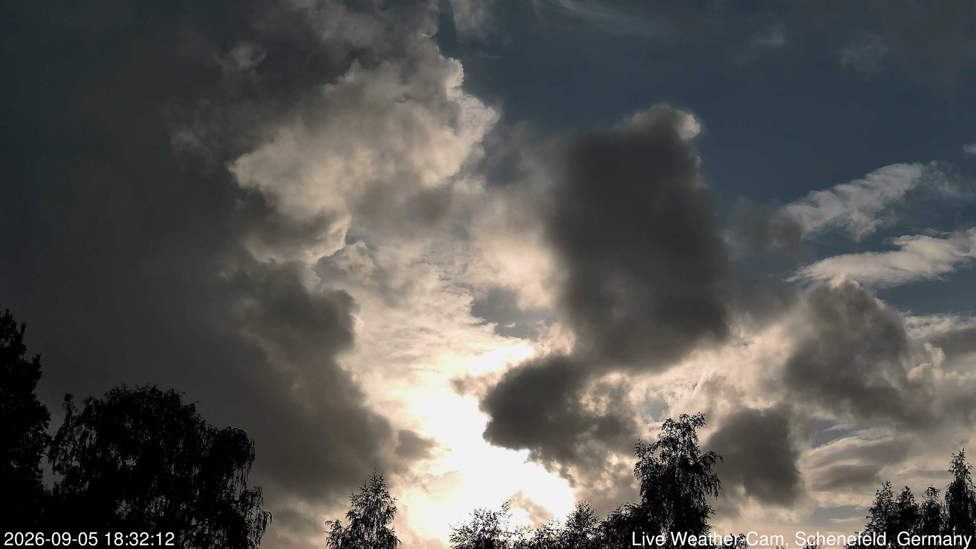 time-lapse frame, 2026-09-05 18:32-21:02 webcam