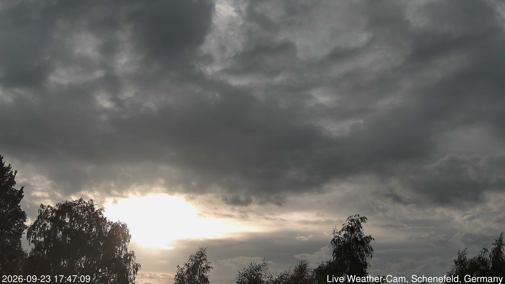 time-lapse frame, 2026-09-23 17:47-20:17 webcam