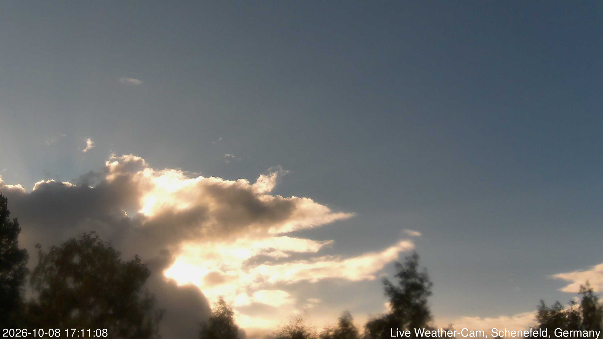 time-lapse frame, 2026-10-08 17:11-19:41 webcam